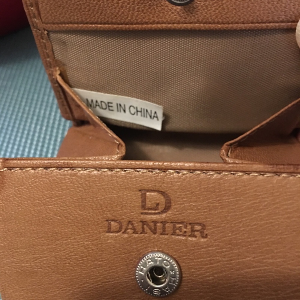 Coin/Card Holder - Picture 2 of 4